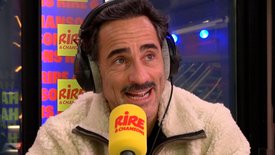 Florent Peyre en week-end sur Rire & Chansons - Quel programme regarde-t-il à la télé le dimanche matin ?
