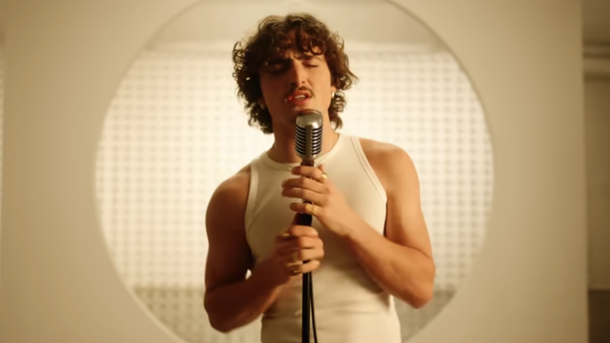 Le coup de cœur du 17-20 : "Slow It Down" de Benson Boone