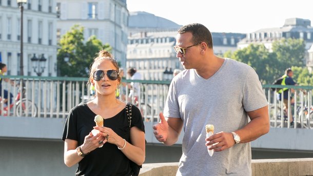 Jennifer Lopez profite du soleil et de la plage avec Alex Rodriguez