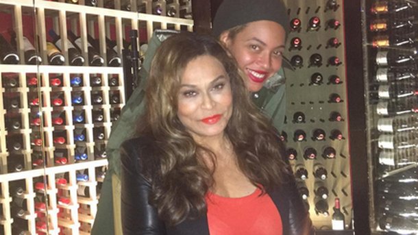 Beyoncé fête l'anniversaire de sa mère en famille!
