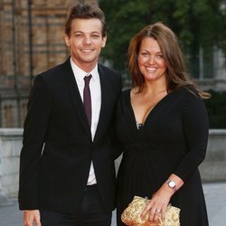 louis-tomlinson-et-sa-mere