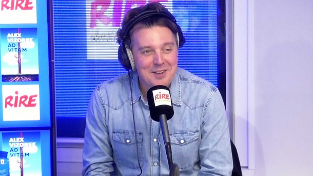 Alex Vizorek parle de son papa chanteur... qui est sur internet !