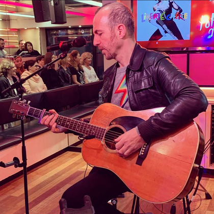 Calogero est en direct du Réveil Chérie.