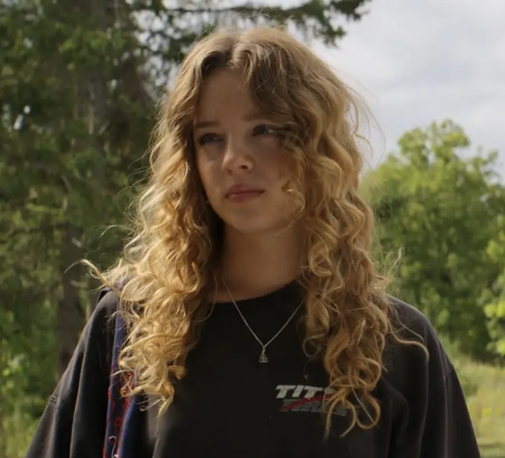 Oona dans "Sterling Point"