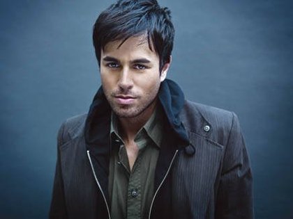 Enrique Iglesias pose un lapin à Britney